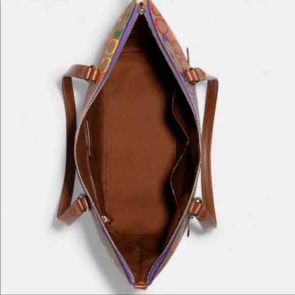 Coach Gallery Tote In Rainbow Signature Canvas - Picture 3 of 4